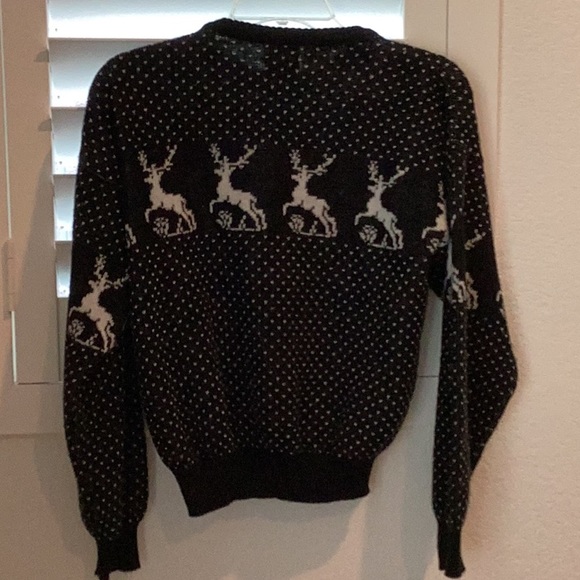 Kennington Christmas Sweater with Reindeer, Juniors size Large, like new. - Picture 2 of 6
